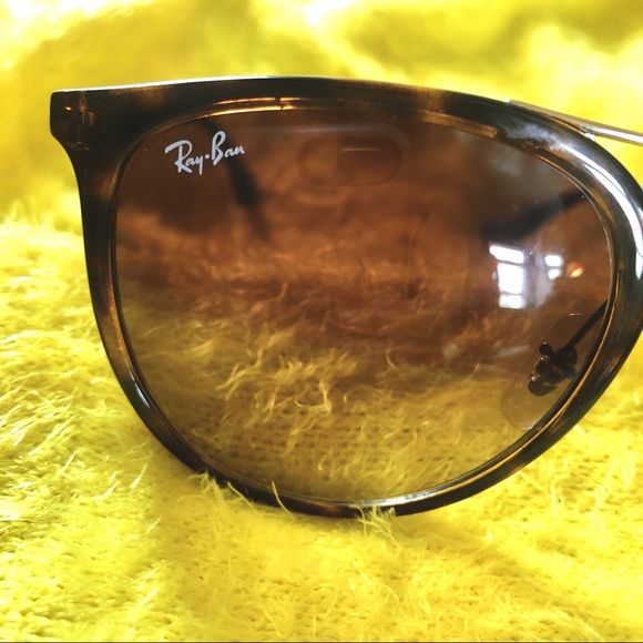 Ray-Ban Aviators - Picture 2 of 16